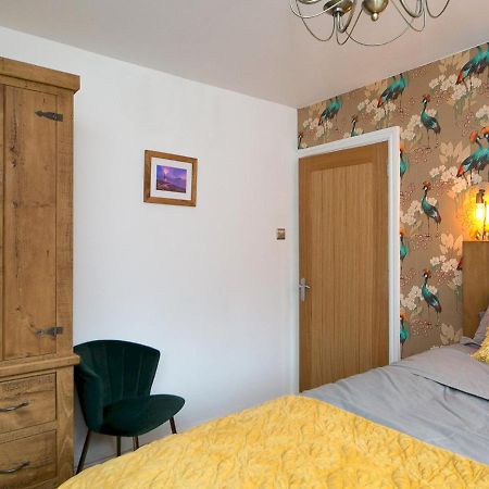 Pass The Keys Modern Coastal Home In Bull Bay Amlwch Extérieur photo