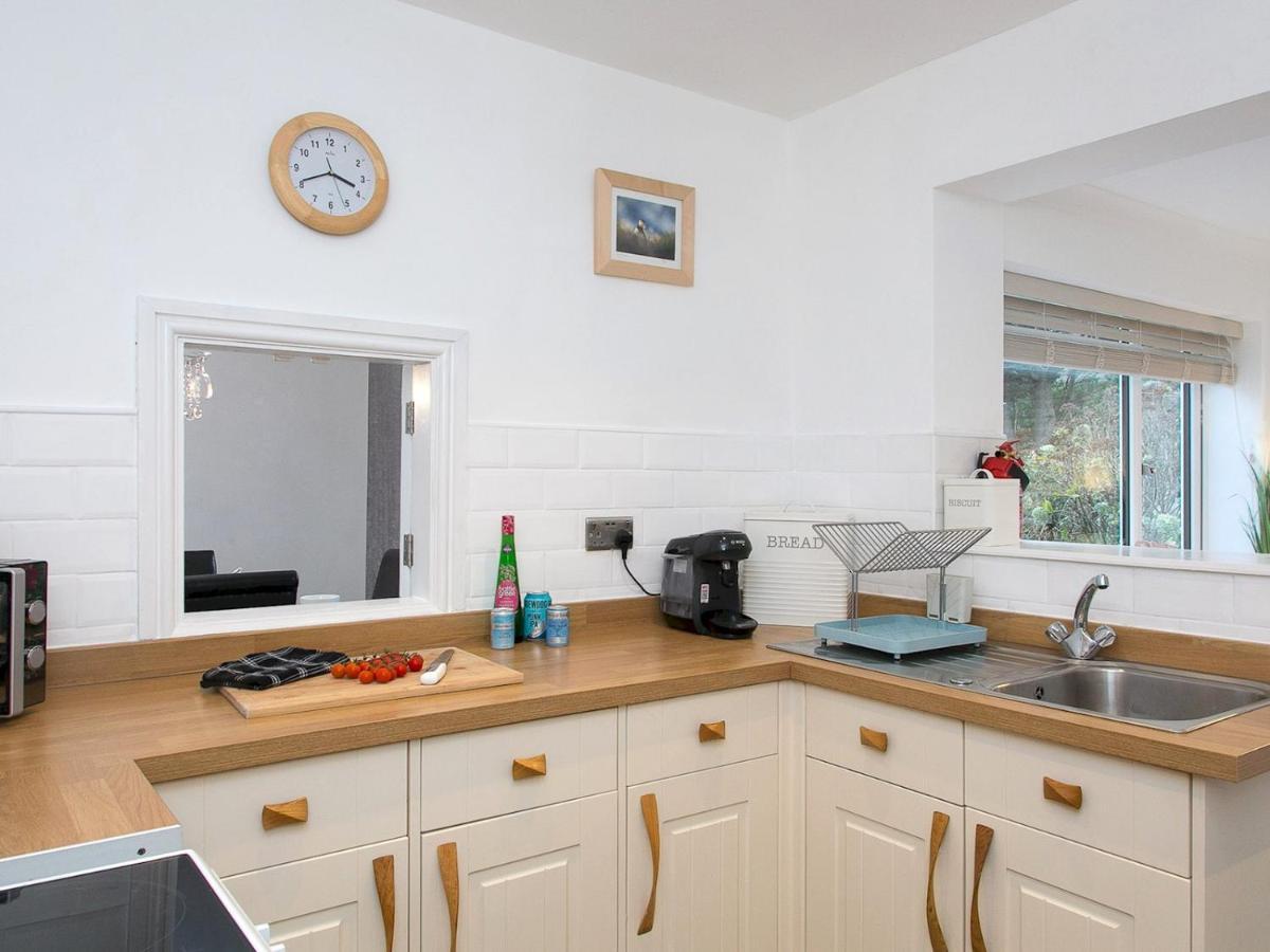 Pass The Keys Modern Coastal Home In Bull Bay Amlwch Extérieur photo