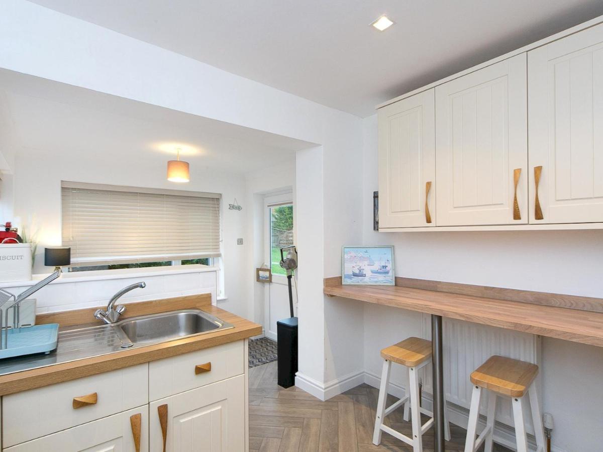 Pass The Keys Modern Coastal Home In Bull Bay Amlwch Extérieur photo