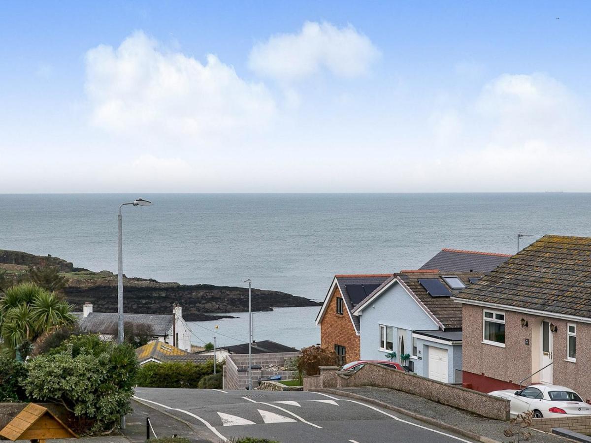 Pass The Keys Modern Coastal Home In Bull Bay Amlwch Extérieur photo