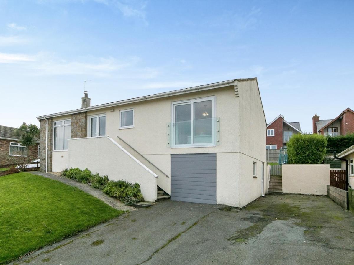 Pass The Keys Modern Coastal Home In Bull Bay Amlwch Extérieur photo