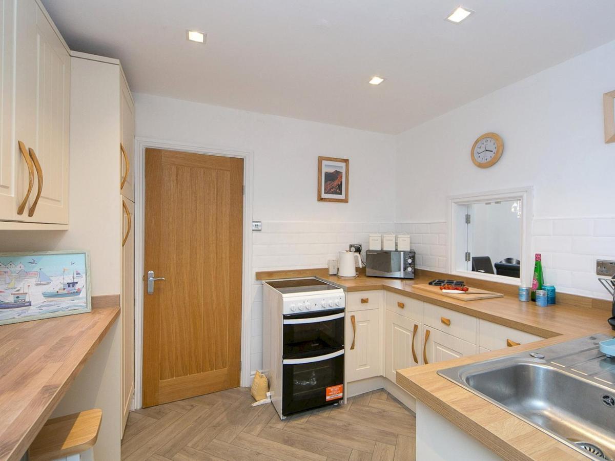 Pass The Keys Modern Coastal Home In Bull Bay Amlwch Extérieur photo