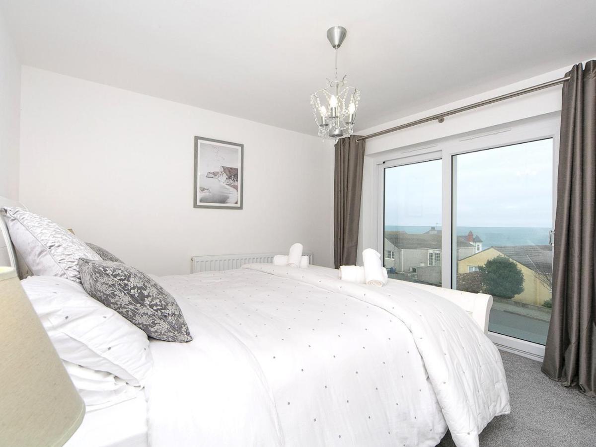 Pass The Keys Modern Coastal Home In Bull Bay Amlwch Extérieur photo