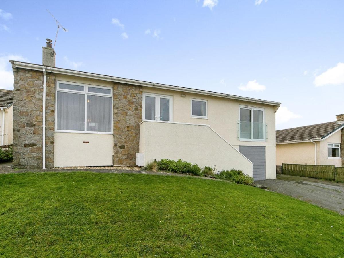 Pass The Keys Modern Coastal Home In Bull Bay Amlwch Extérieur photo